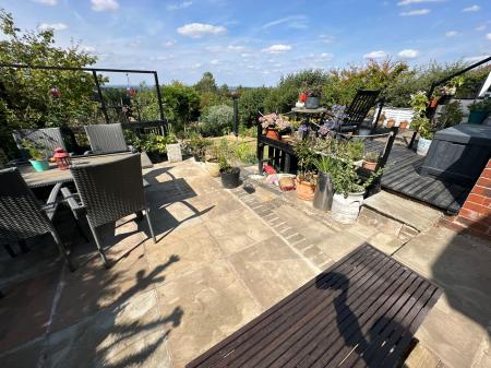 3 bedroom Semi-detached house for sale in Bretby Lane, Bretby, DE15