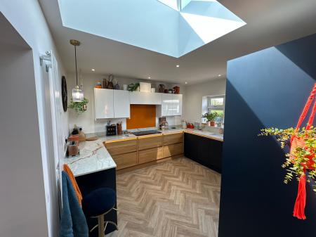 3 bedroom Semi-detached house for sale in Bretby Lane, Bretby, DE15