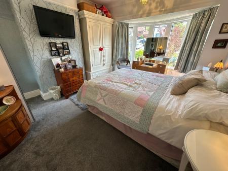 3 bedroom Semi-detached house for sale in Bretby Lane, Bretby, DE15