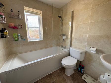4 bedroom Detached house for sale in Frank Bodicote Way, Swadlincote, DE11