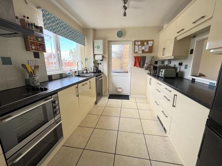 4 bedroom Detached house for sale in Holme Farm Avenue, Burton-On-Trent, DE15