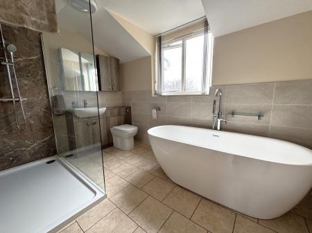 4 bedroom Detached house for sale in Holme Farm Avenue, Burton-On-Trent, DE15