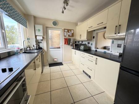 4 bedroom Detached house for sale in Holme Farm Avenue, Burton-On-Trent, DE15