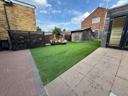 4 bedroom Detached house for sale in Holme Farm Avenue, Burton-On-Trent, DE15