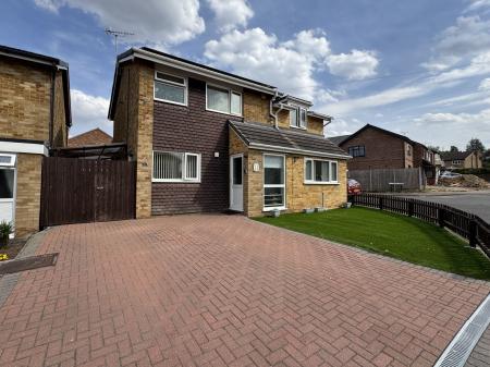 Holme Farm Avenue, Burton-On-Trent, DE15