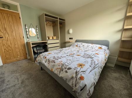 4 bedroom Detached house for sale in Holme Farm Avenue, Burton-On-Trent, DE15