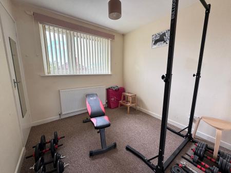 4 bedroom Detached house for sale in Holme Farm Avenue, Burton-On-Trent, DE15