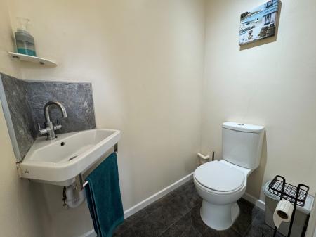 4 bedroom Detached house for sale in Holme Farm Avenue, Burton-On-Trent, DE15