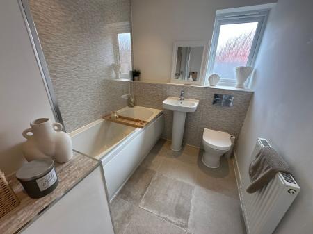 3 bedroom Semi-detached house for sale in Wainwright Drive, Woodville, DE11