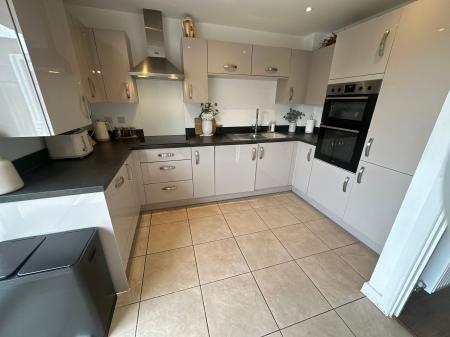 3 bedroom Semi-detached house for sale in Wainwright Drive, Woodville, DE11