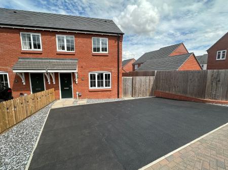 3 bedroom Semi-detached house for sale in Wainwright Drive, Woodville, DE11