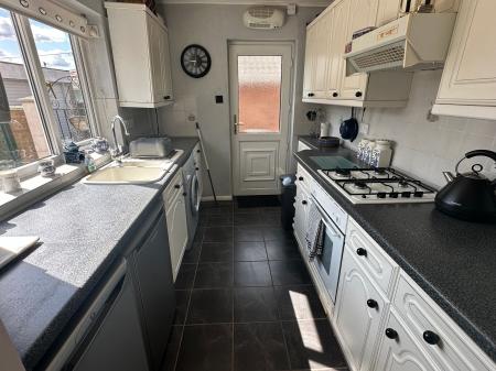 2 bedroom Detached bungalow for sale in Dalebrook Road, Burton-On-Trent, DE15
