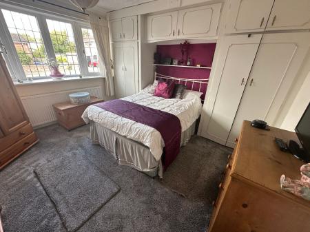 2 bedroom Detached bungalow for sale in Dalebrook Road, Burton-On-Trent, DE15