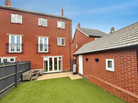 4 bedroom Semi-detached house for sale in Brunel Way, Church Gresley, DE11