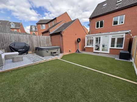 4 bedroom Semi-detached house for sale in Woodyard Close, Castle Gresley, DE11