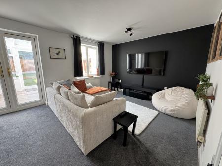 4 bedroom Semi-detached house for sale in Woodyard Close, Castle Gresley, DE11