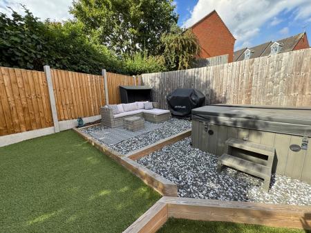 4 bedroom Semi-detached house for sale in Woodyard Close, Castle Gresley, DE11