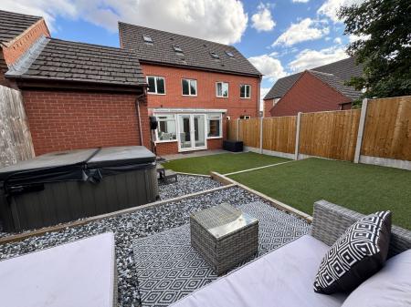 4 bedroom Semi-detached house for sale in Woodyard Close, Castle Gresley, DE11