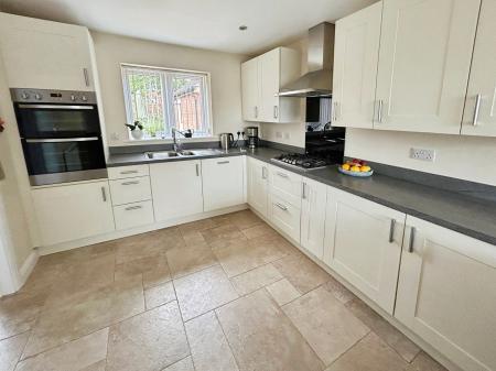 4 bedroom Detached house for sale in Wilson Way, Burton-On-Trent, DE13