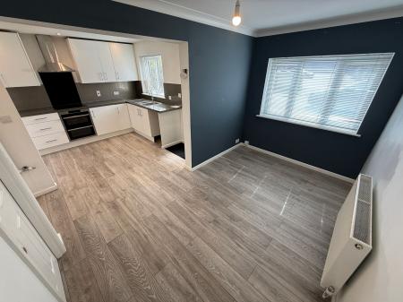 3 bedroom Detached house to let in Home Farm Court, Castle Gresley, DE11