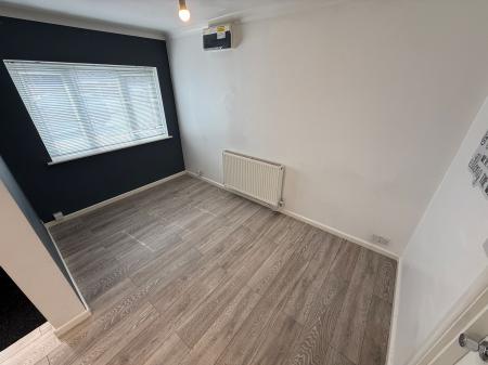 3 bedroom Detached house to let in Home Farm Court, Castle Gresley, DE11