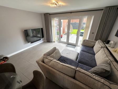3 bedroom Semi-detached house for sale in Dove Close, Branston, DE14