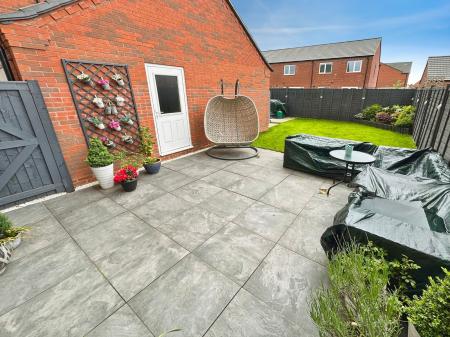 3 bedroom Semi-detached house for sale in Dove Close, Branston, DE14