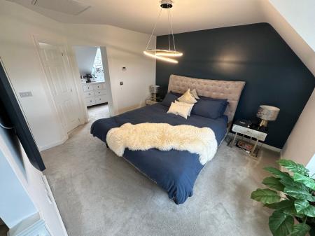 3 bedroom Semi-detached house for sale in Dove Close, Branston, DE14