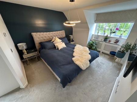 3 bedroom Semi-detached house for sale in Dove Close, Branston, DE14
