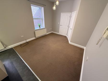 1 bedroom Flat to let in Station Street, Burton-On-Trent, DE14