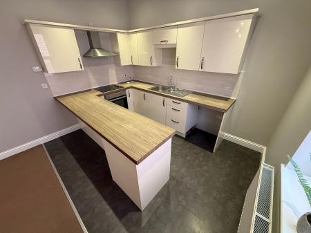 1 bedroom Flat to let in Station Street, Burton-On-Trent, DE14
