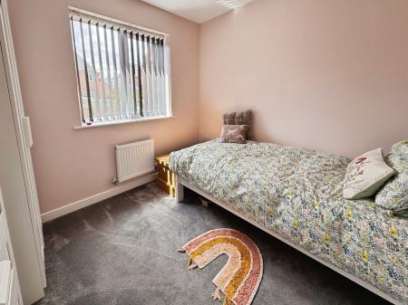 3 bedroom Detached house for sale in Crampton Close, Midway, DE11