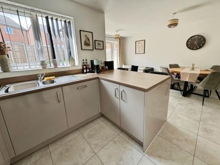 3 bedroom Detached house for sale in Crampton Close, Midway, DE11
