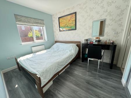 3 bedroom Terraced House for sale in Kent Way, Church Gresley, DE11