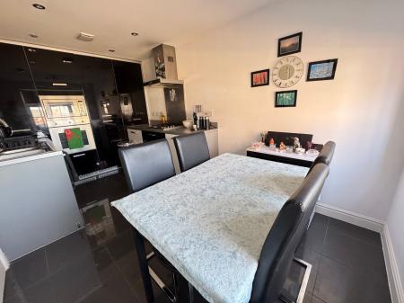 3 bedroom Terraced House for sale in Kent Way, Church Gresley, DE11
