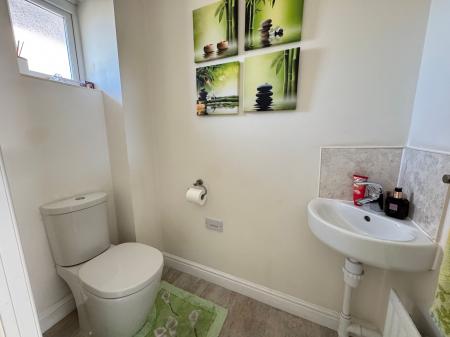 3 bedroom Terraced House for sale in Kent Way, Church Gresley, DE11