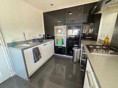 3 bedroom Terraced House for sale in Kent Way, Church Gresley, DE11