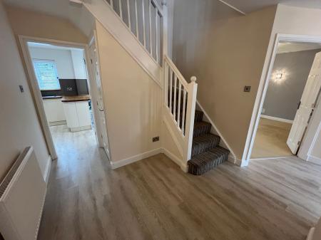 4 bedroom Detached house to let in Daybell Road, Moira, DE12