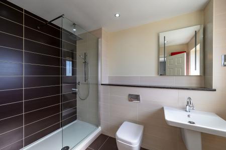 4 bedroom Detached house to let in Daybell Road, Moira, DE12