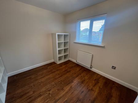 4 bedroom Detached house to let in Daybell Road, Moira, DE12