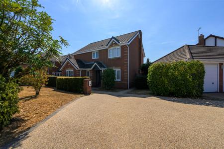 4 bedroom Detached house to let in Daybell Road, Moira, DE12