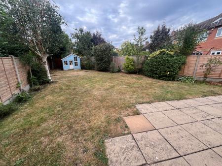 4 bedroom Detached house to let in Daybell Road, Moira, DE12