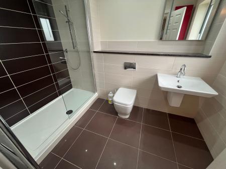 4 bedroom Detached house to let in Daybell Road, Moira, DE12