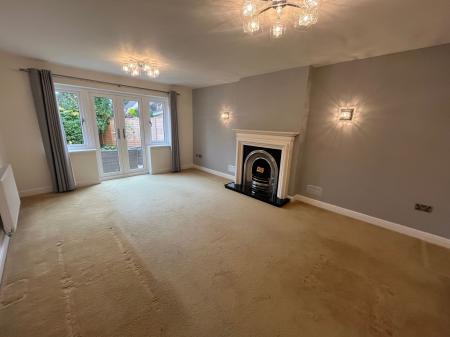 4 bedroom Detached house to let in Daybell Road, Moira, DE12