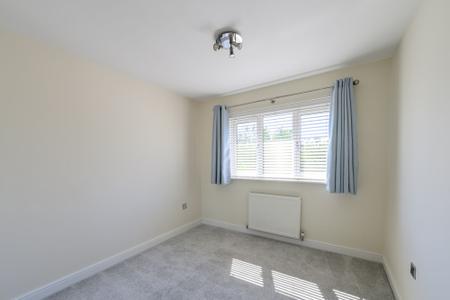 4 bedroom Detached house to let in Daybell Road, Moira, DE12