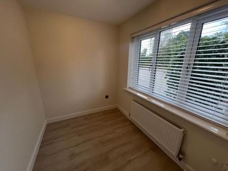 4 bedroom Detached house to let in Daybell Road, Moira, DE12