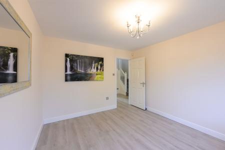 4 bedroom Detached house to let in Daybell Road, Moira, DE12