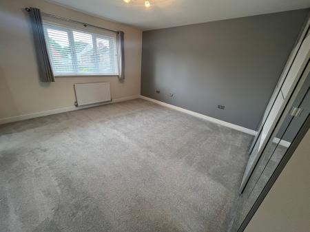 4 bedroom Detached house to let in Daybell Road, Moira, DE12