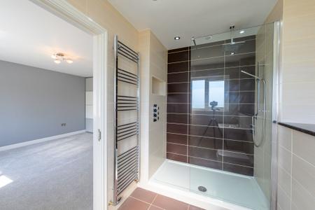 4 bedroom Detached house to let in Daybell Road, Moira, DE12