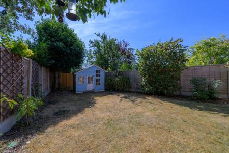4 bedroom Detached house to let in Daybell Road, Moira, DE12